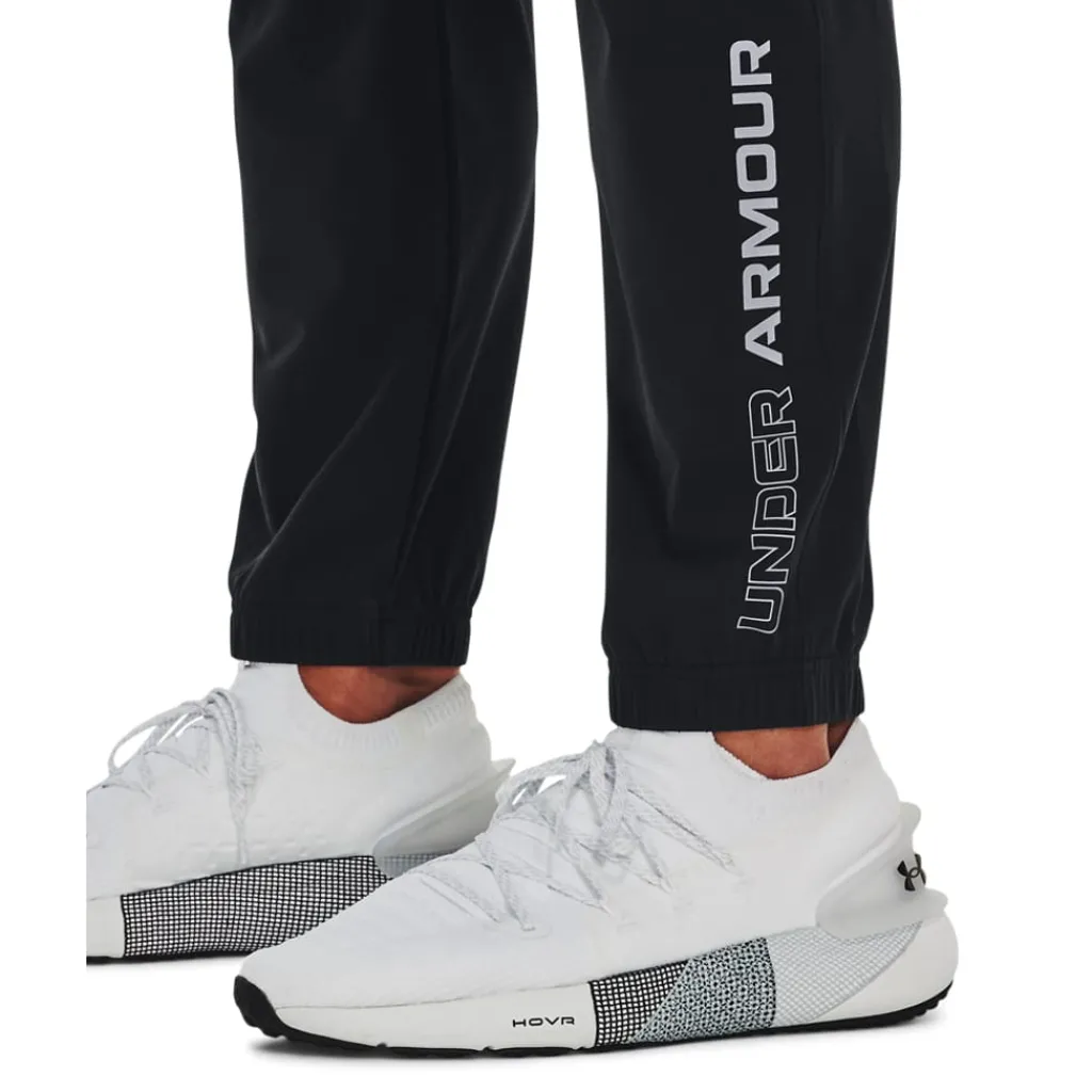 Trousers*Under Armour Woven Track Pants in Black