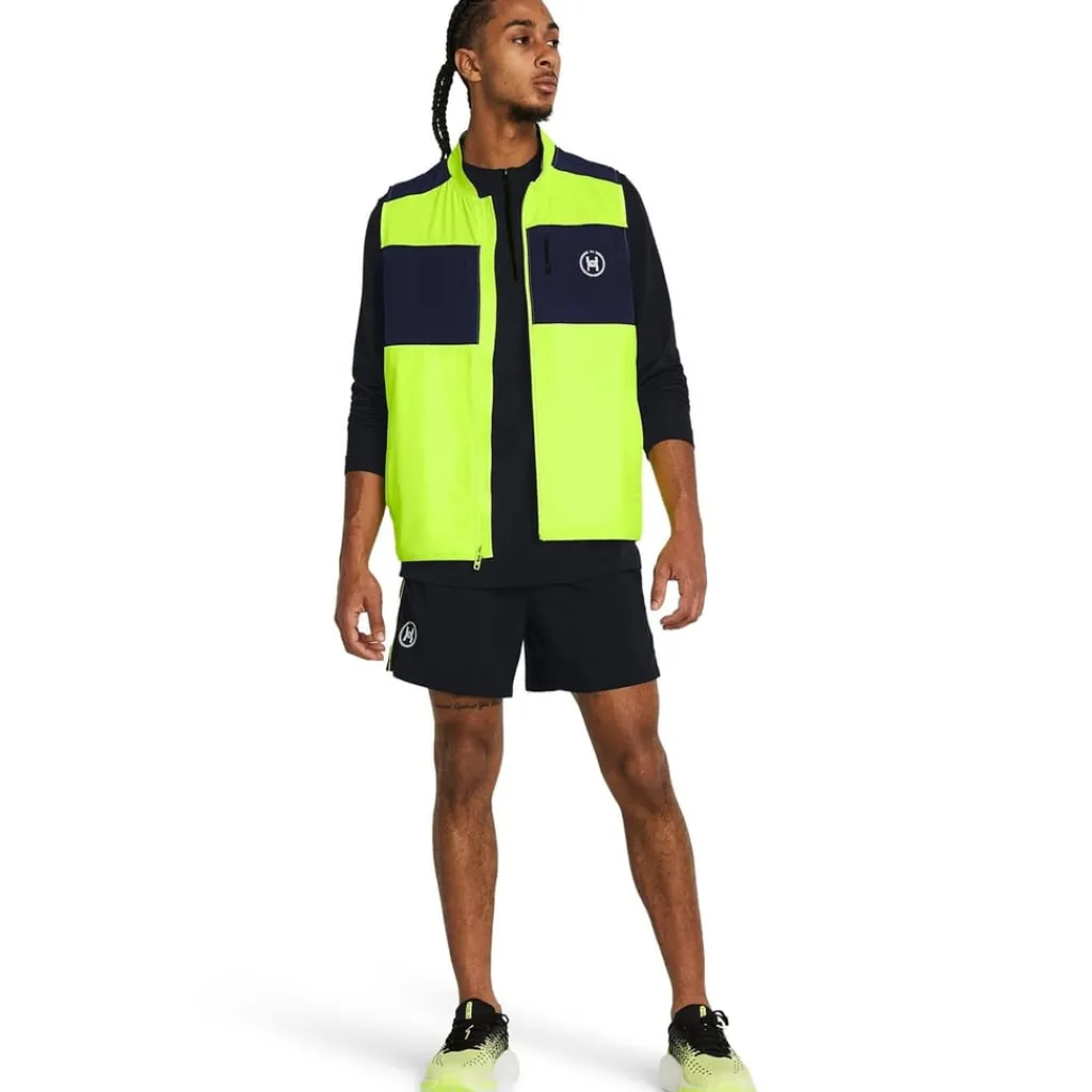 Fitness And Gymwear*Under Armour Zip Neck Regular Fit Run Anywhere Vest in Yellow