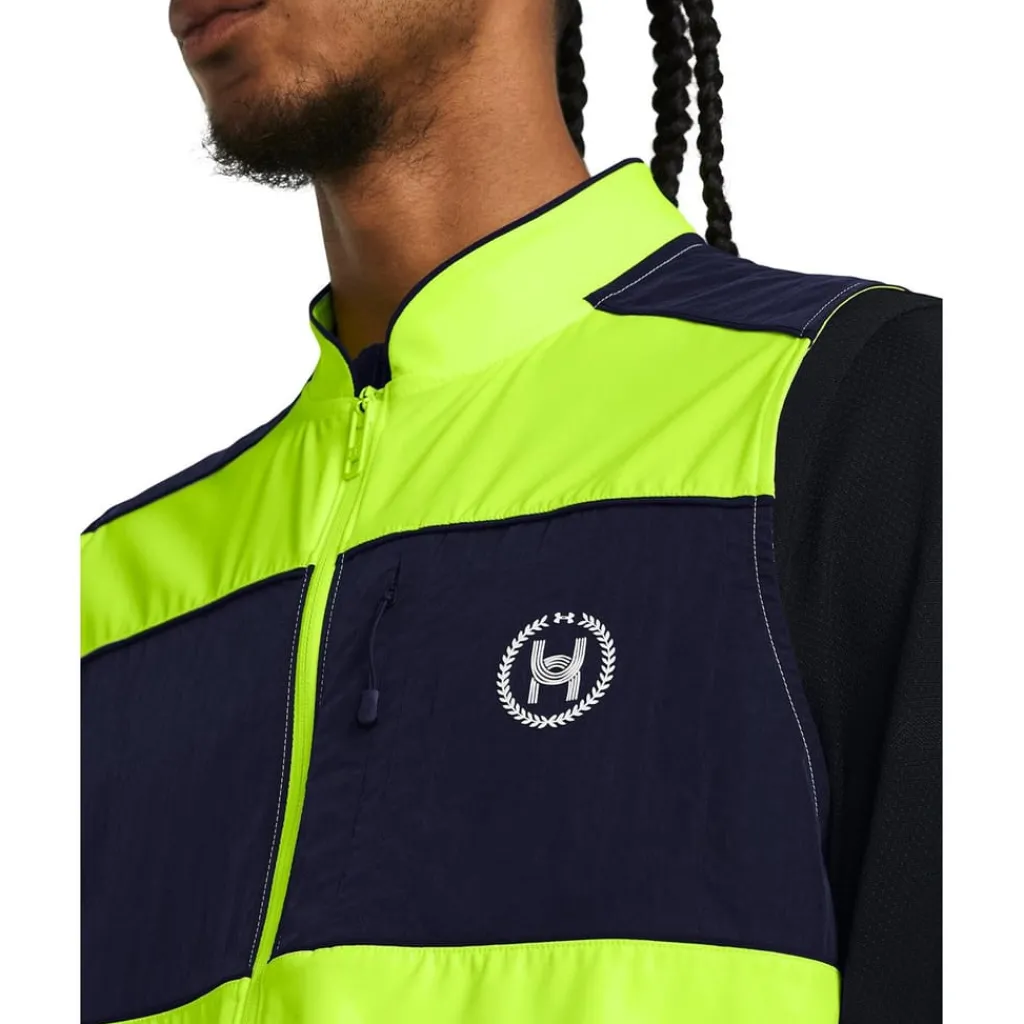 Fitness And Gymwear*Under Armour Zip Neck Regular Fit Run Anywhere Vest in Yellow
